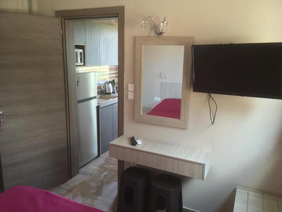 Thealos Rooms Vourvourou Eksteriør billede